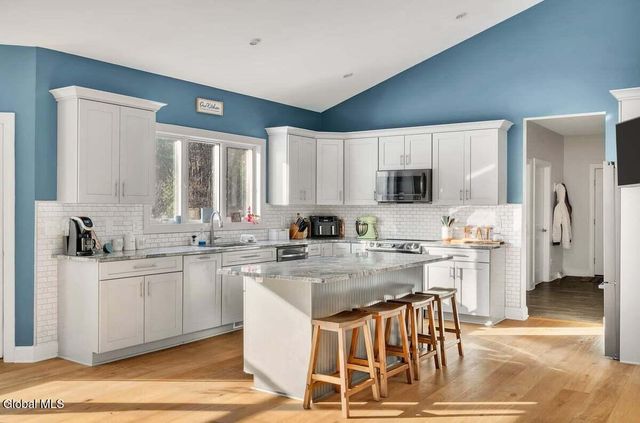 1 Dayspring Lane, Stillwater, NY 12170