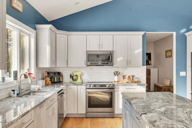 1 Dayspring Lane, Stillwater, NY 12170