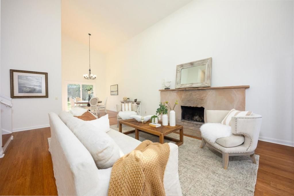 Image 5 of property listing at 1129 Acacia Street, Montara, CA 94037