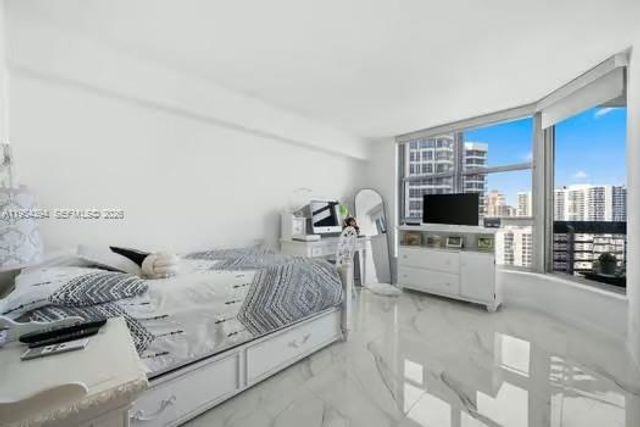 19195 NE 36th Court 2302, Aventura, FL 33180