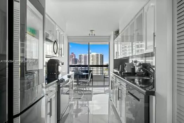 19195 NE 36th Court 2302, Aventura, FL 33180