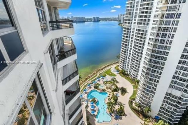 19195 NE 36th Court 2302, Aventura, FL 33180