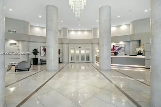 19195 NE 36th Court 2302, Aventura, FL 33180