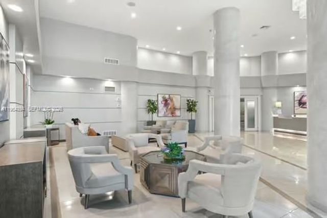 19195 NE 36th Court 2302, Aventura, FL 33180