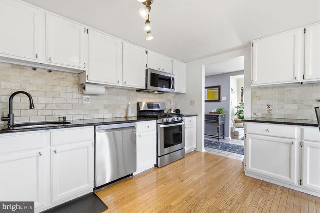 1001 EAGLE LN, Doylestown, PA 18901