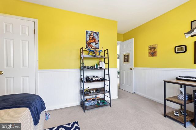 1001 EAGLE LN, Doylestown, PA 18901