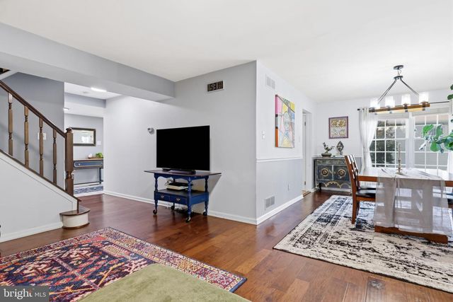 1001 EAGLE LN, Doylestown, PA 18901