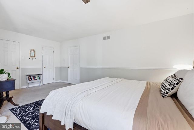 1001 EAGLE LN, Doylestown, PA 18901