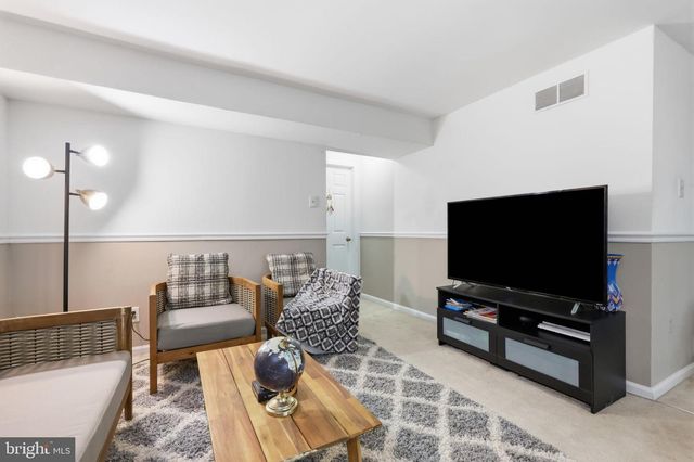 1001 EAGLE LN, Doylestown, PA 18901