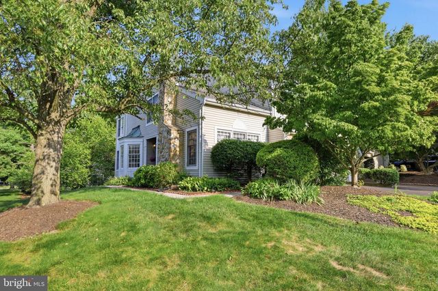 1001 EAGLE LN, Doylestown, PA 18901