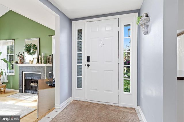 1001 EAGLE LN, Doylestown, PA 18901