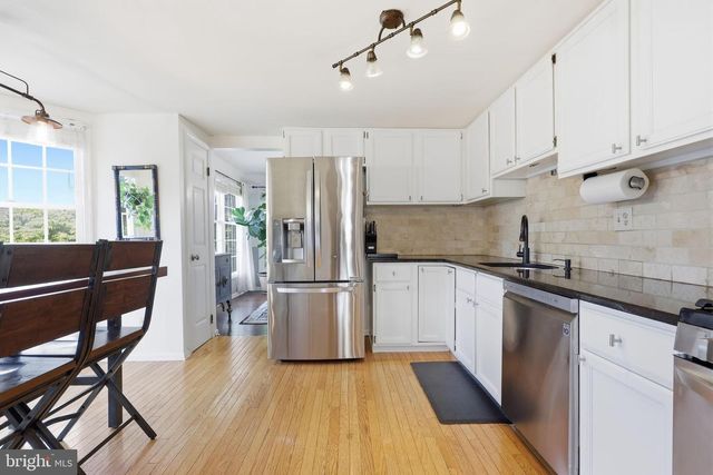 1001 EAGLE LN, Doylestown, PA 18901