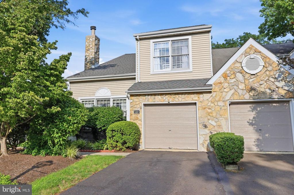 1001 EAGLE LN, Doylestown, PA 18901