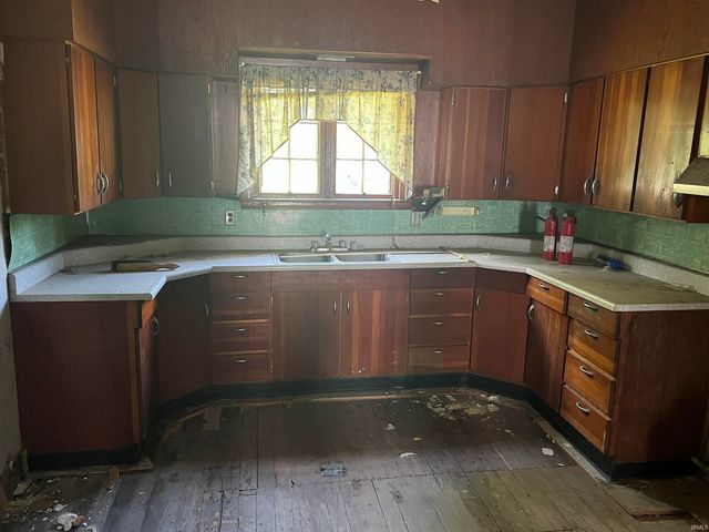1830 E Old Kokomo Road, Marion, IN 46953