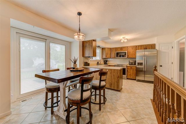 602 Settlers Circle, St Peters, MO 63376