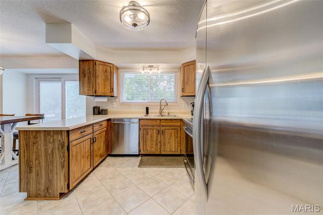 602 Settlers Circle, St Peters, MO 63376