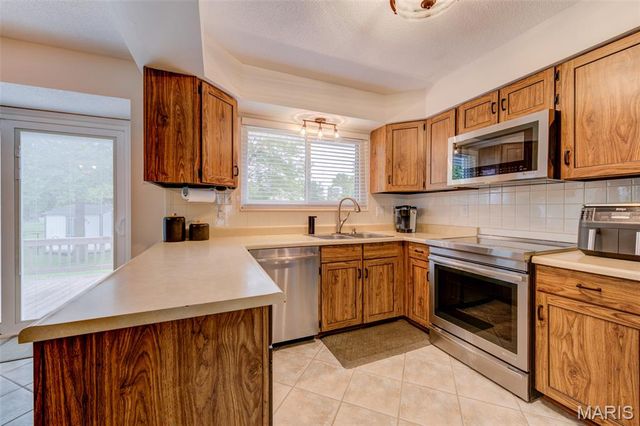 602 Settlers Circle, St Peters, MO 63376
