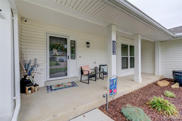 602 Settlers Circle, St Peters, MO 63376