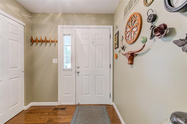 602 Settlers Circle, St Peters, MO 63376