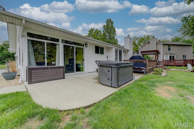 602 Settlers Circle, St Peters, MO 63376