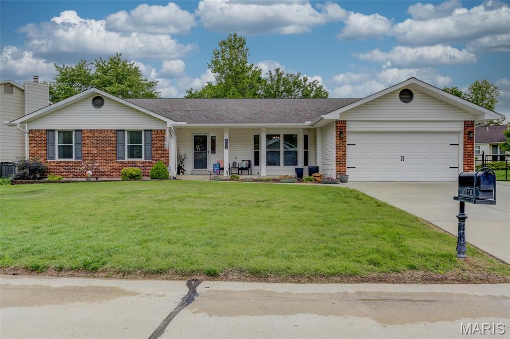 602 Settlers Circle, St Peters, MO 63376