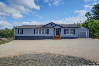 804 County Road 4511, Hondo, TX 78861