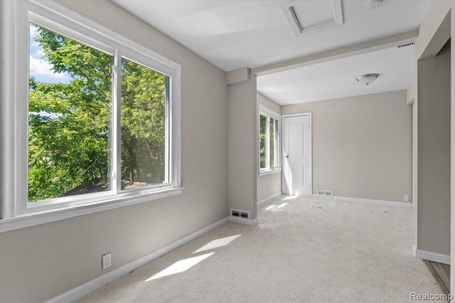 7220 Hupp Avenue, Warren, MI 48091