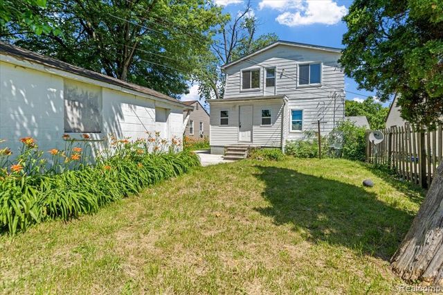 7220 Hupp Avenue, Warren, MI 48091