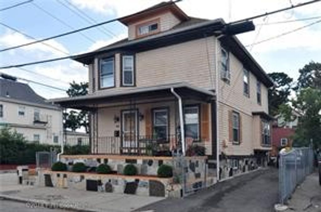 79 Barrows Street, Providence, RI 02909