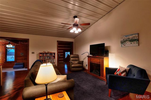 1369 County Highway 408, Benton, MO 63736