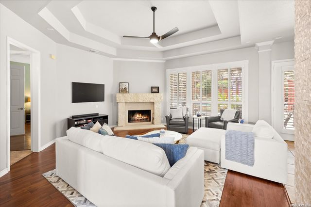 8718 Timberland Trl, Fair Oaks Ranch, TX 78015