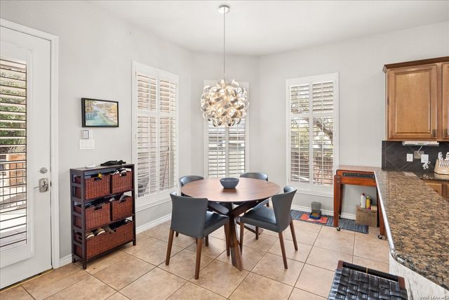 8718 Timberland Trl, Fair Oaks Ranch, TX 78015