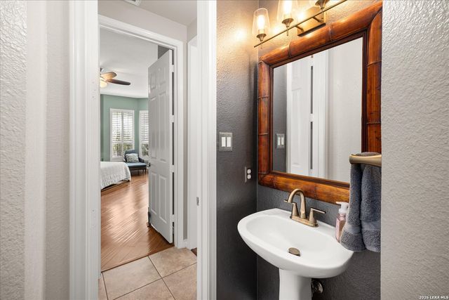 8718 Timberland Trl, Fair Oaks Ranch, TX 78015