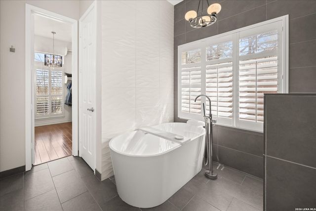 8718 Timberland Trl, Fair Oaks Ranch, TX 78015