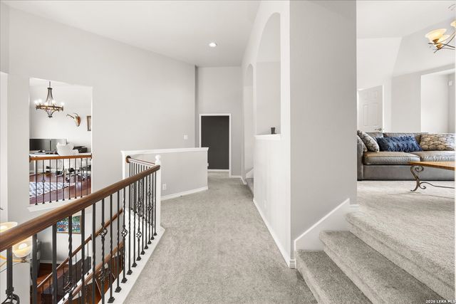 8718 Timberland Trl, Fair Oaks Ranch, TX 78015