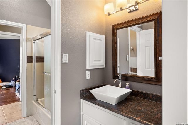 8718 Timberland Trl, Fair Oaks Ranch, TX 78015