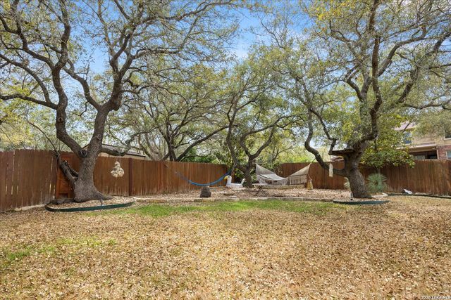 8718 Timberland Trl, Fair Oaks Ranch, TX 78015