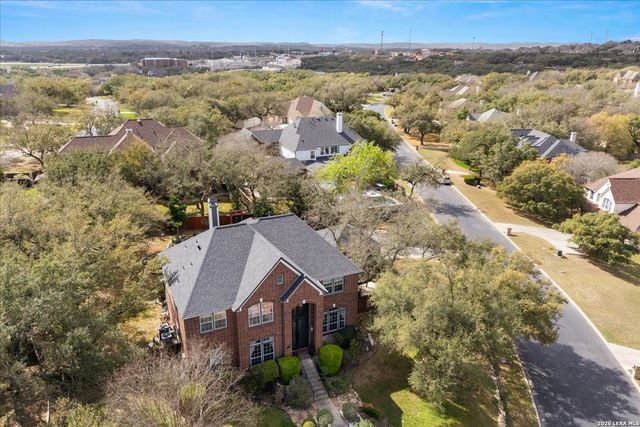 8718 Timberland Trl, Fair Oaks Ranch, TX 78015
