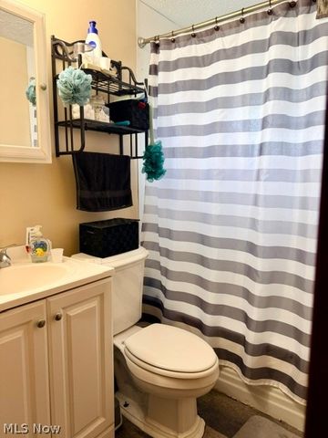 1150 Saxe Avenue, Cuyahoga Falls, OH 44221