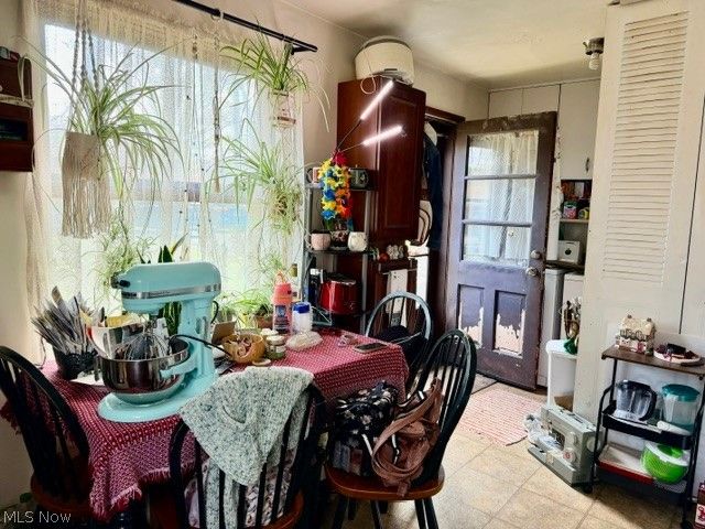 1150 Saxe Avenue, Cuyahoga Falls, OH 44221