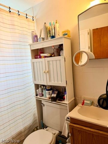 1150 Saxe Avenue, Cuyahoga Falls, OH 44221