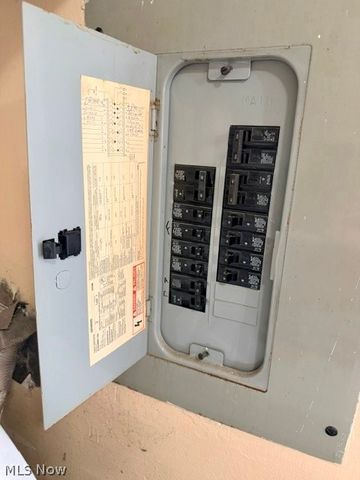 1150 Saxe Avenue, Cuyahoga Falls, OH 44221