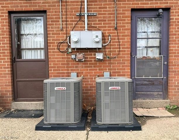 1150 Saxe Avenue, Cuyahoga Falls, OH 44221