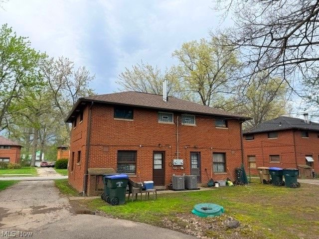 1150 Saxe Avenue, Cuyahoga Falls, OH 44221