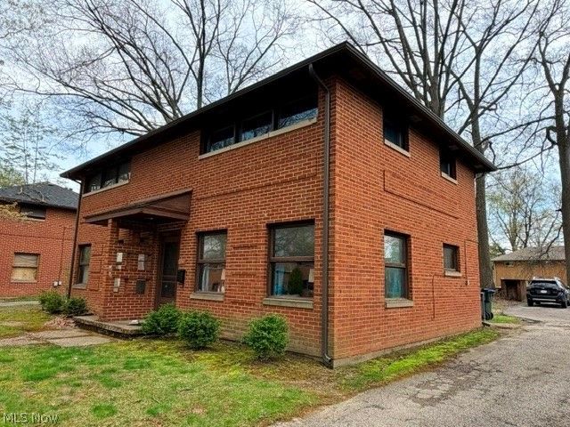 1150 Saxe Avenue, Cuyahoga Falls, OH 44221