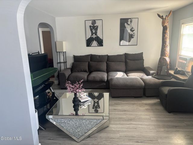 1820 Wagner Street, Schenectady, NY 12303