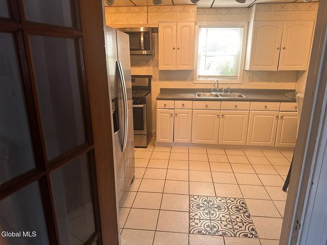 1820 Wagner Street, Schenectady, NY 12303