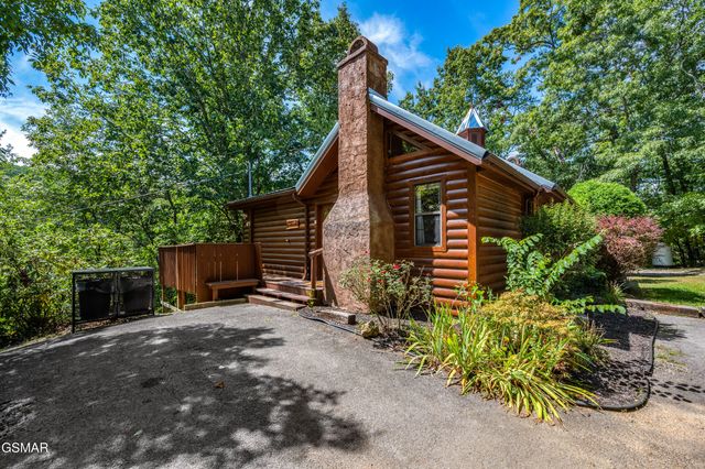 3107 Slate Gap Way, Sevierville, TN 37862