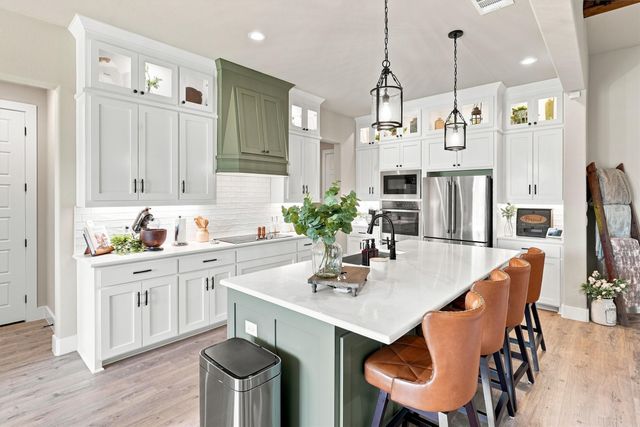 101 Howling Court, Godley, TX 76044