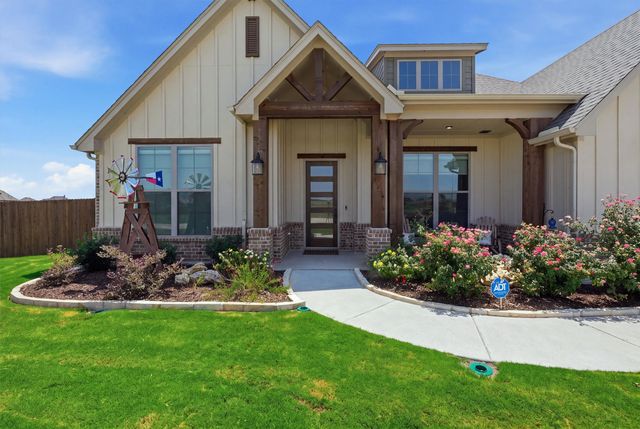 101 Howling Court, Godley, TX 76044
